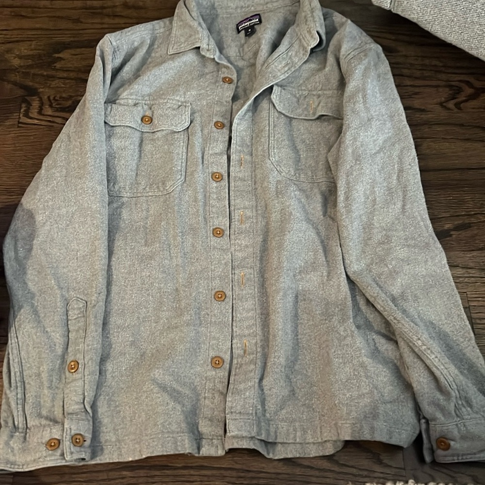 Patagonia grey flannel button down